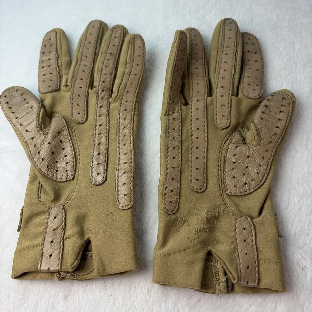 Vintage 70s Aris Isotoner Women's Stretch Driving Gloves Tan Leather Chevron OS